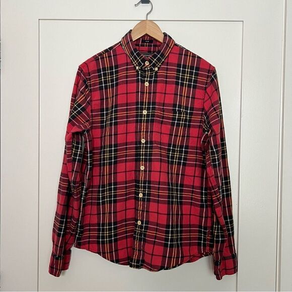 Abercrombie & Fitch Shirt Mens M Red Slim Plaid Flannel Button Down Long Sleeve - Picture 1 of 13